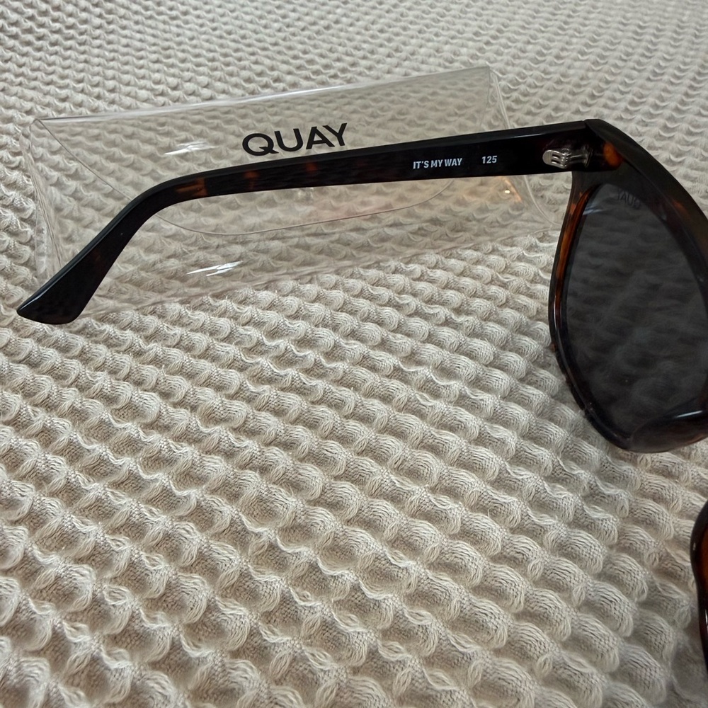 Quay Australia Brown Tortoise ‘It’s My Way’ Sunglasses - Picture 3 of 4